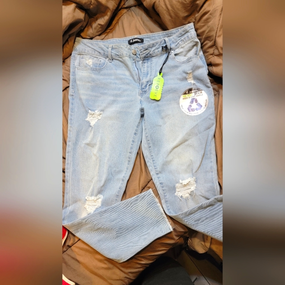 Sz 12 d. jeans  Recycled Denim.  High Waist Ankle